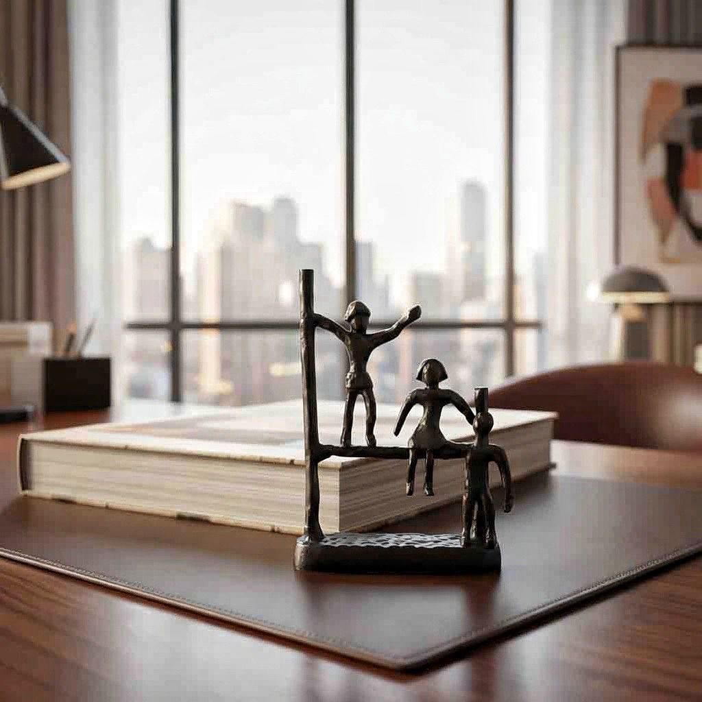 Noir d'Art Decorative Metal Platter